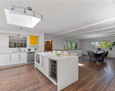 22540 Cass Avenue - Photo Thumbnail 11