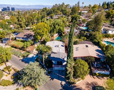 22540 Cass Avenue - Photo Thumbnail 29