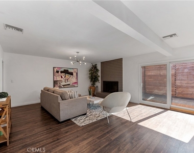 22540 Cass Avenue - Photo Thumbnail 14