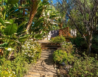 22540 Cass Avenue - Photo Thumbnail 23