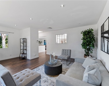 22540 Cass Avenue - Photo Thumbnail 6
