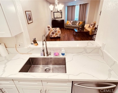 19350 Sherman Way - Photo Thumbnail 11