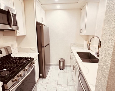 19350 Sherman Way - Photo Thumbnail 9