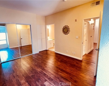 19350 Sherman Way - Photo Thumbnail 22