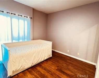 19350 Sherman Way - Photo Thumbnail 24