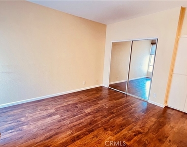 19350 Sherman Way - Photo Thumbnail 20