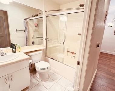 19350 Sherman Way - Photo Thumbnail 18