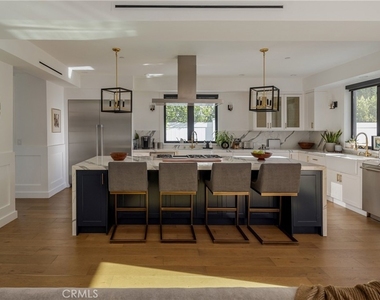 4637 Morella Avenue - Photo Thumbnail 15