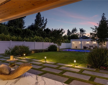 4637 Morella Avenue - Photo Thumbnail 6