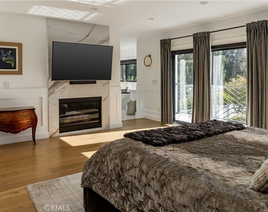 4637 Morella Avenue - Photo Thumbnail 24
