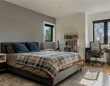 4637 Morella Avenue - Photo Thumbnail 34