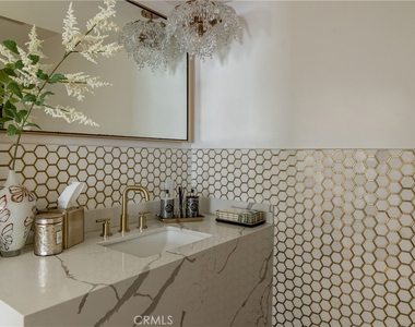 4637 Morella Avenue - Photo Thumbnail 14