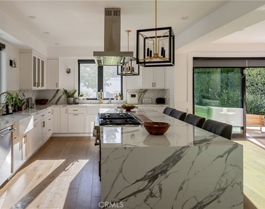 4637 Morella Avenue - Photo Thumbnail 16