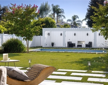 4637 Morella Avenue - Photo Thumbnail 19