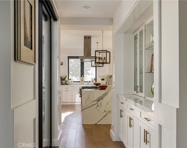 4637 Morella Avenue - Photo Thumbnail 17