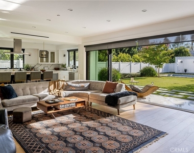 4637 Morella Avenue - Photo Thumbnail 8