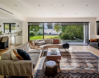 4637 Morella Avenue - Photo Thumbnail 9