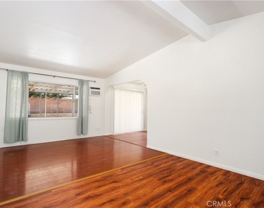 1050 W Avenue J13 - Photo Thumbnail 3