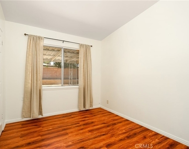 1050 W Avenue J13 - Photo Thumbnail 10