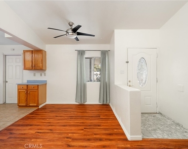 1050 W Avenue J13 - Photo Thumbnail 2