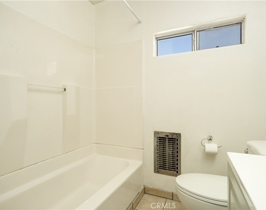 1050 W Avenue J13 - Photo Thumbnail 9