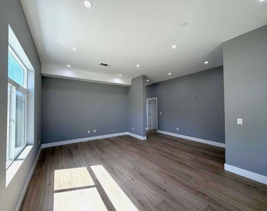 2126 W 238th Street - Photo Thumbnail 3