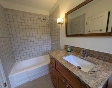 5326 1/2 Village Green - Photo Thumbnail 7