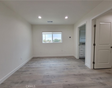 20612 Raymond Avenue - Photo Thumbnail 9