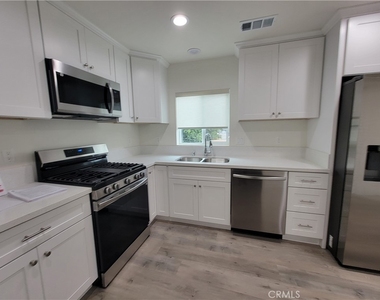 20612 Raymond Avenue - Photo Thumbnail 5