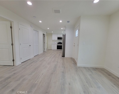 20612 Raymond Avenue - Photo Thumbnail 2