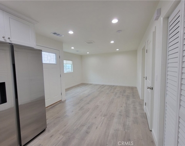 20612 Raymond Avenue - Photo Thumbnail 6