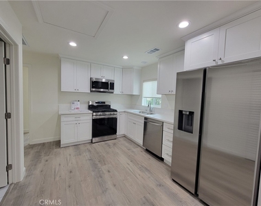 20612 Raymond Avenue - Photo Thumbnail 3