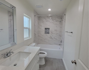 20612 Raymond Avenue - Photo Thumbnail 13