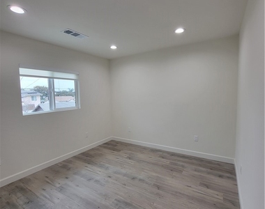20612 Raymond Avenue - Photo Thumbnail 19
