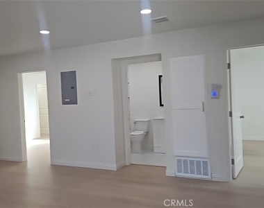 315 W 56th - Photo Thumbnail 1