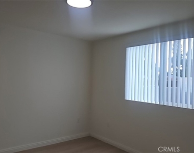315 W 56th - Photo Thumbnail 13