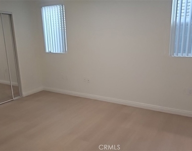 315 W 56th - Photo Thumbnail 14