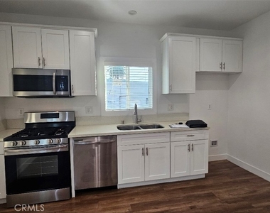 4509 S Kansas Ave - Photo Thumbnail 4