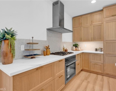 216 Leonard Lane - Photo Thumbnail 13