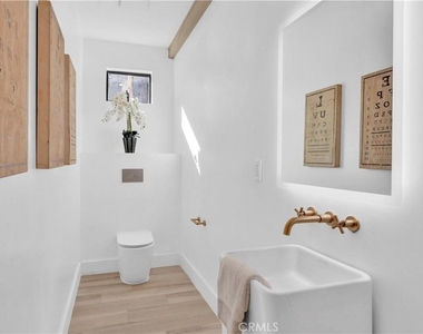 216 Leonard Lane - Photo Thumbnail 16