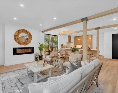 216 Leonard Lane - Photo Thumbnail 6