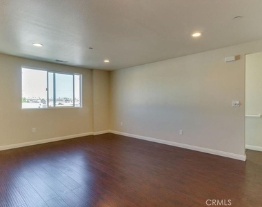 1627 E 88th - Photo Thumbnail 14