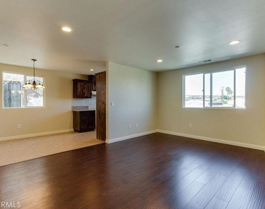 1627 E 88th - Photo Thumbnail 11