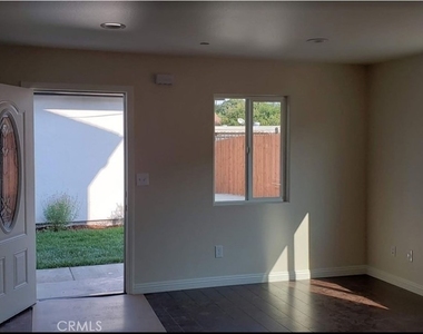 1627 E 88th - Photo Thumbnail 3