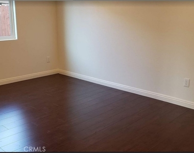 1627 E 88th - Photo Thumbnail 6