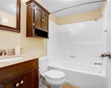 7622 Belpine - Photo Thumbnail 12