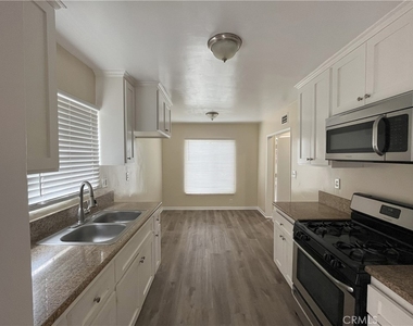 128 E 121st Street - Photo Thumbnail 3
