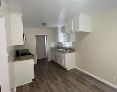 128 E 121st Street - Photo Thumbnail 7