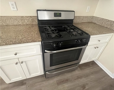 128 E 121st Street - Photo Thumbnail 4