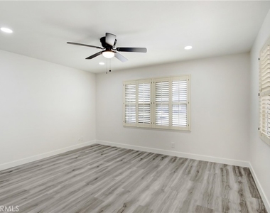 1745 N Holbrook Street - Photo Thumbnail 9